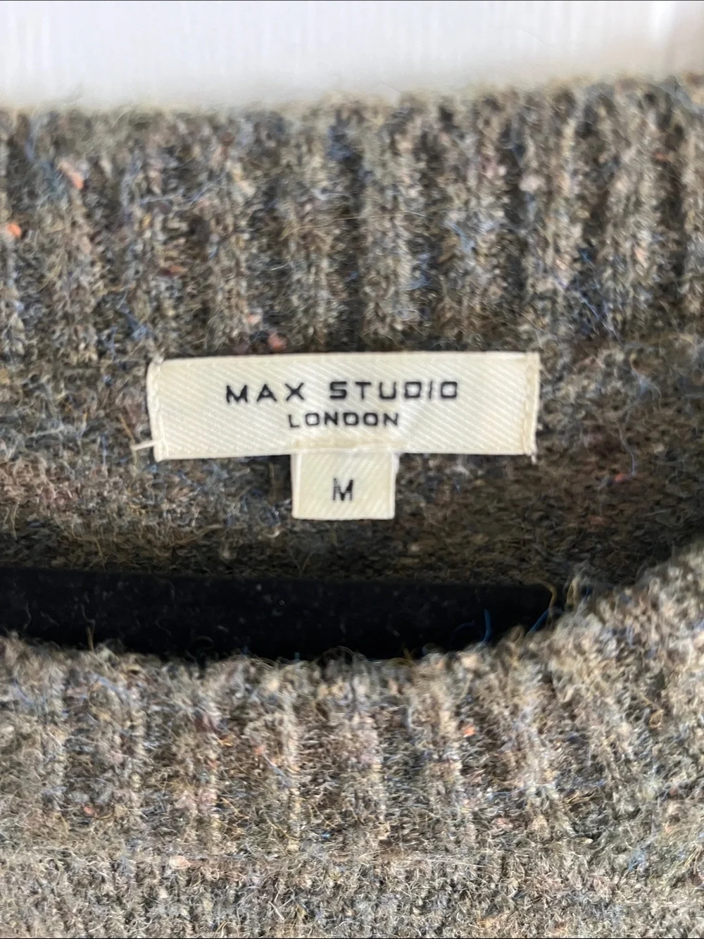 Max Studio Olive Green Heather Crewneck Sweater with Front Pocket